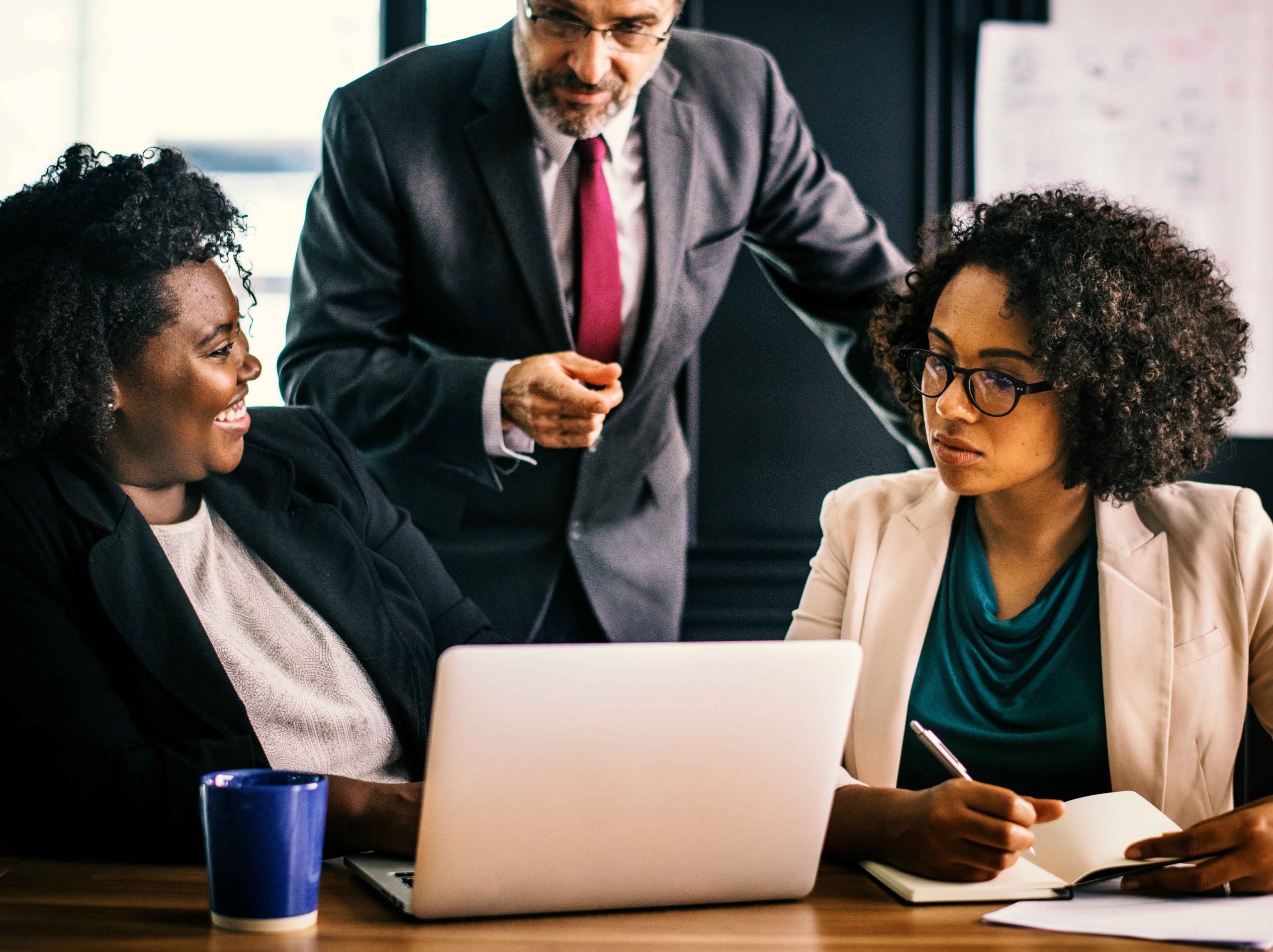 business-people-discussion